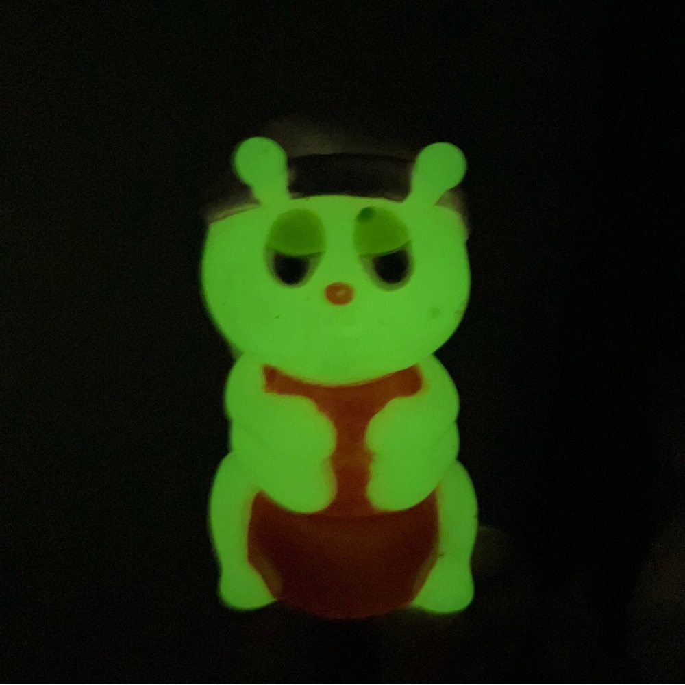 Vintage 80s Playskool Glo Friends Glow in the Dark Finger Puppet Purple Hat - Picture 3 of 12
